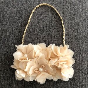 Elegant Cream Floral IPhone 8 Wallet Case.